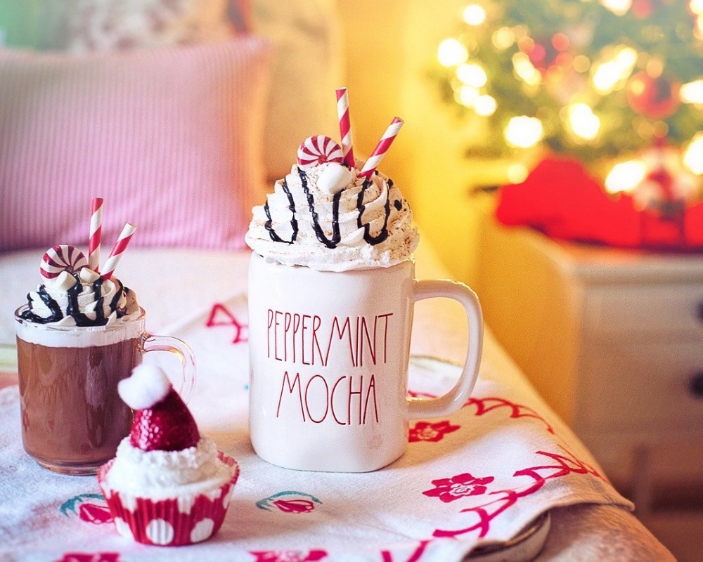 Christmas bedroom decor to uplift your spirit this season