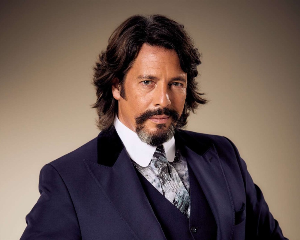 Laurence Llewelyn-Bowen Collection: Bringing Designer Flair to Your Bedroom