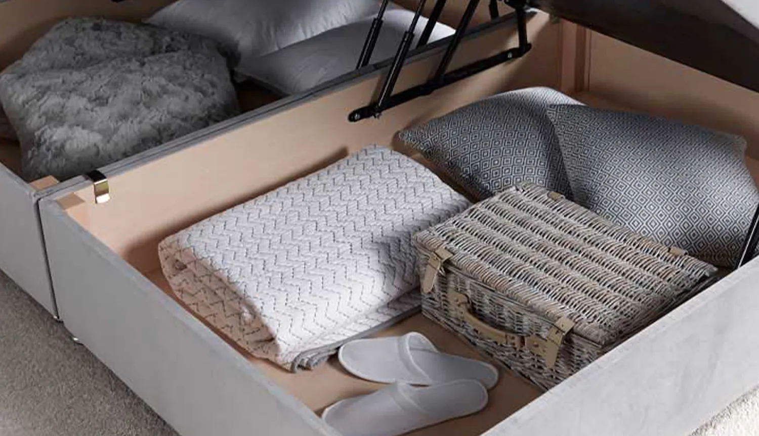 327_573_benefits-of-a-double-ottoman-bed-2.webp