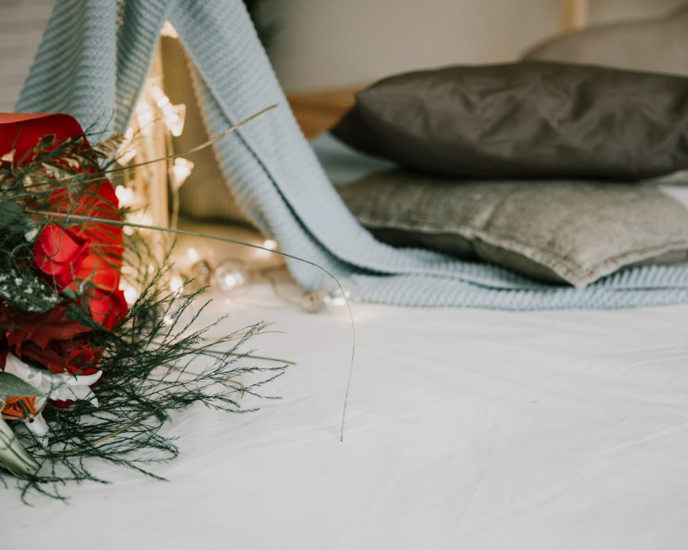 Transforming Your Bedroom Into A Cosy Christmas Retreat